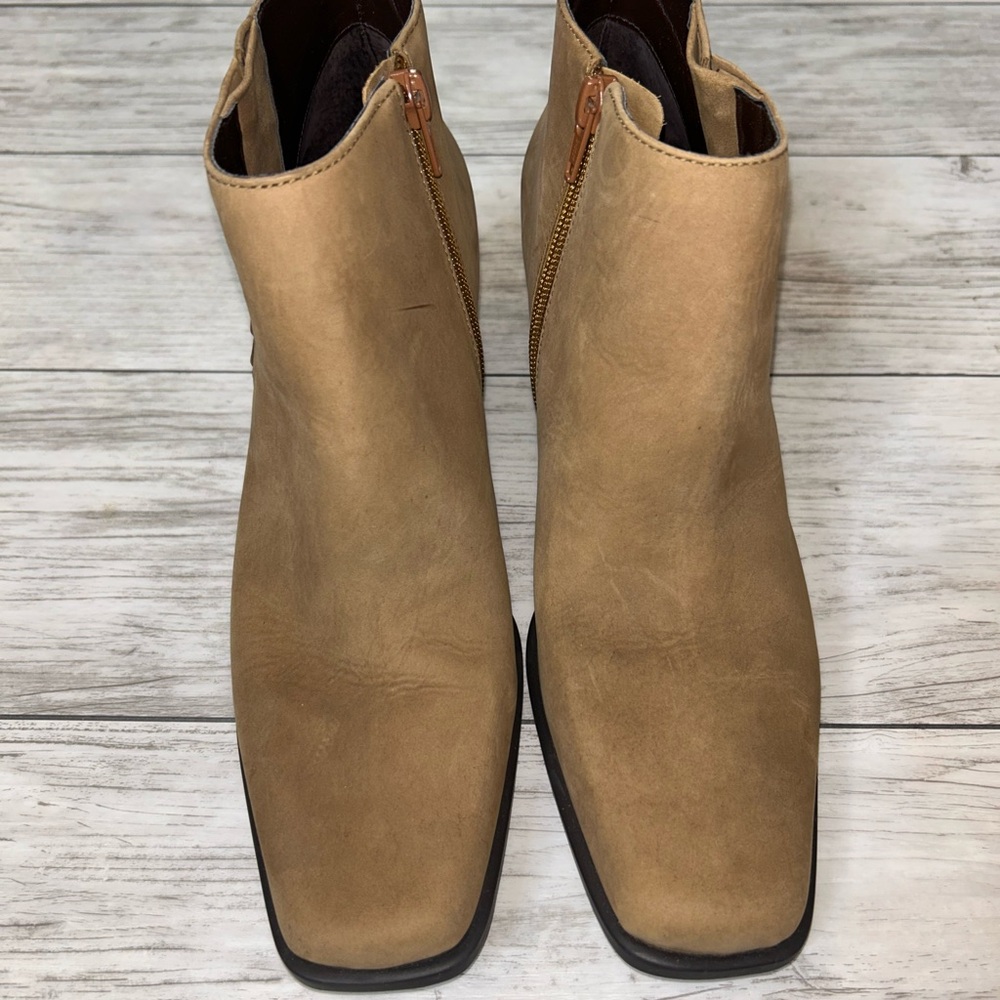 Etienne Aigner Tan Ankle Boots with Zipper size 8.5 - Picture 2 of 5